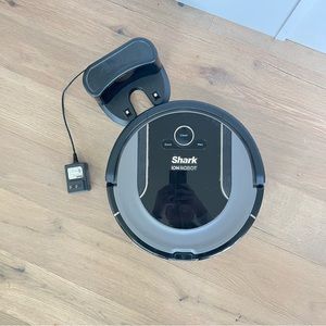 Shark iRobot roomba fully functioning hardly used